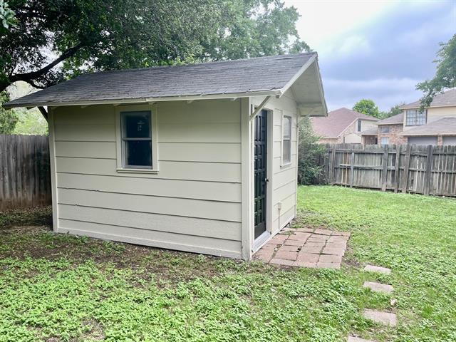 Building Photo - 5202 Sherburne Dr