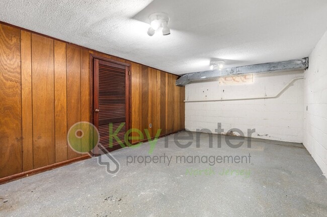 Building Photo - 355 Watchung Ave