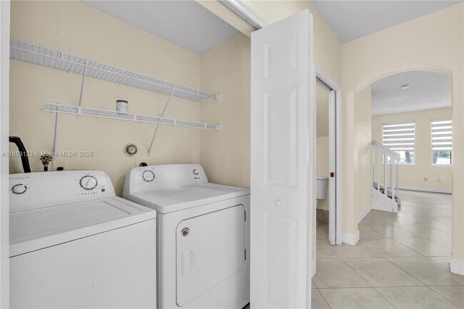 Building Photo - 4292 SW 156th Ave