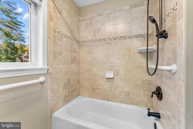 Building Photo - 8511 Beech Tree Rd