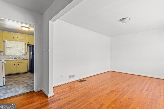 Building Photo - 4010 Emerald Lake Dr