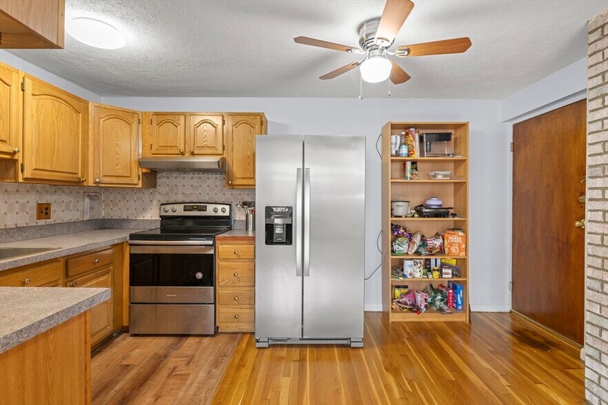 Building Photo - 59 Bynner St