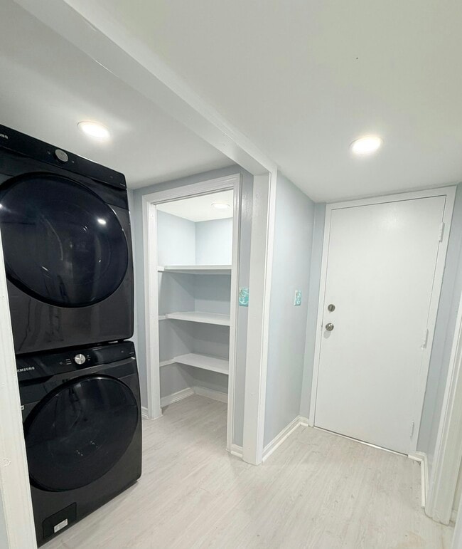 Building Photo - 8148 Murray Hill Dr