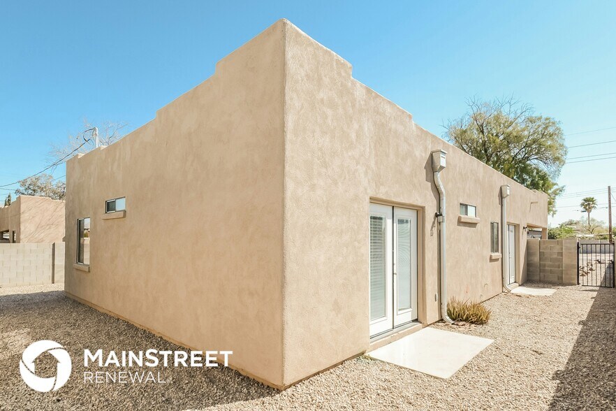 Building Photo - 2675 N Palo Verde Ave