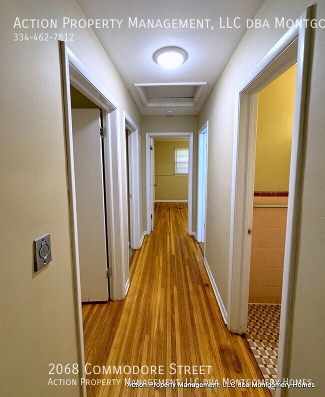 Building Photo - 2068 Commodore St