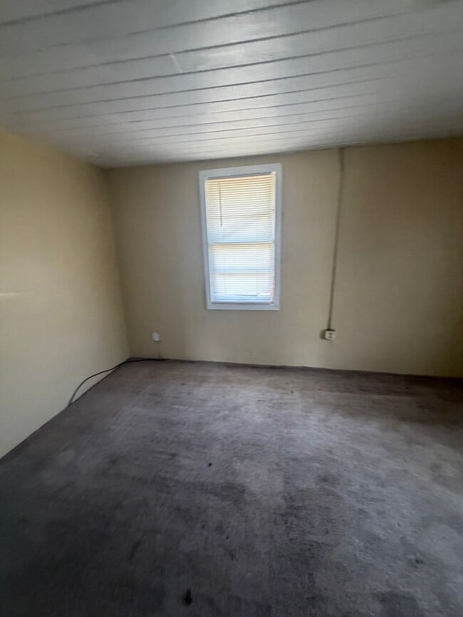 Building Photo - 607 E Gordon St