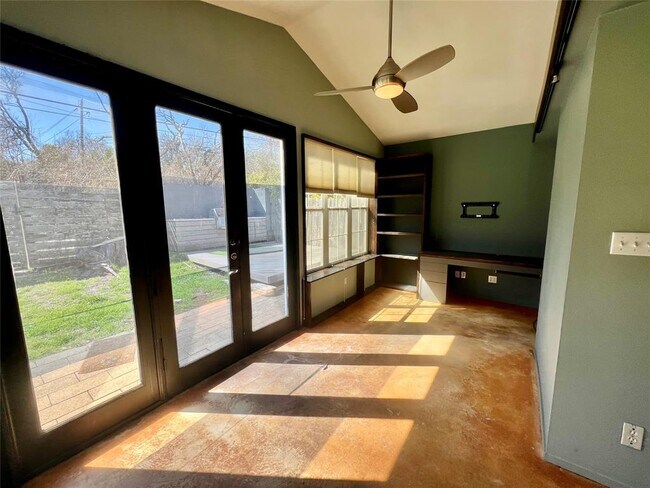 Building Photo - 6005 Avery Island Ave