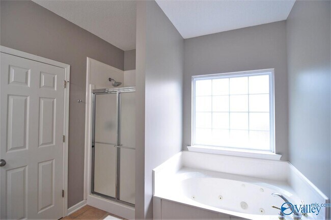 Building Photo - 206 Horseshoe Bend N