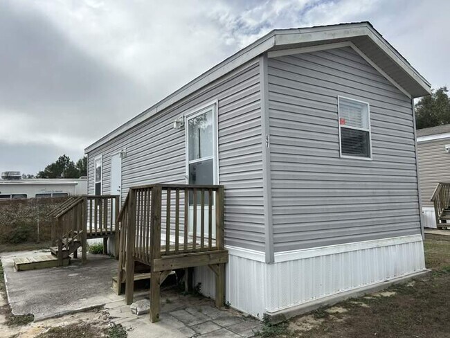 Building Photo - 6941 MacDonald Ct