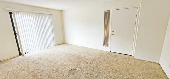 Building Photo - 18085 Sundowner Way