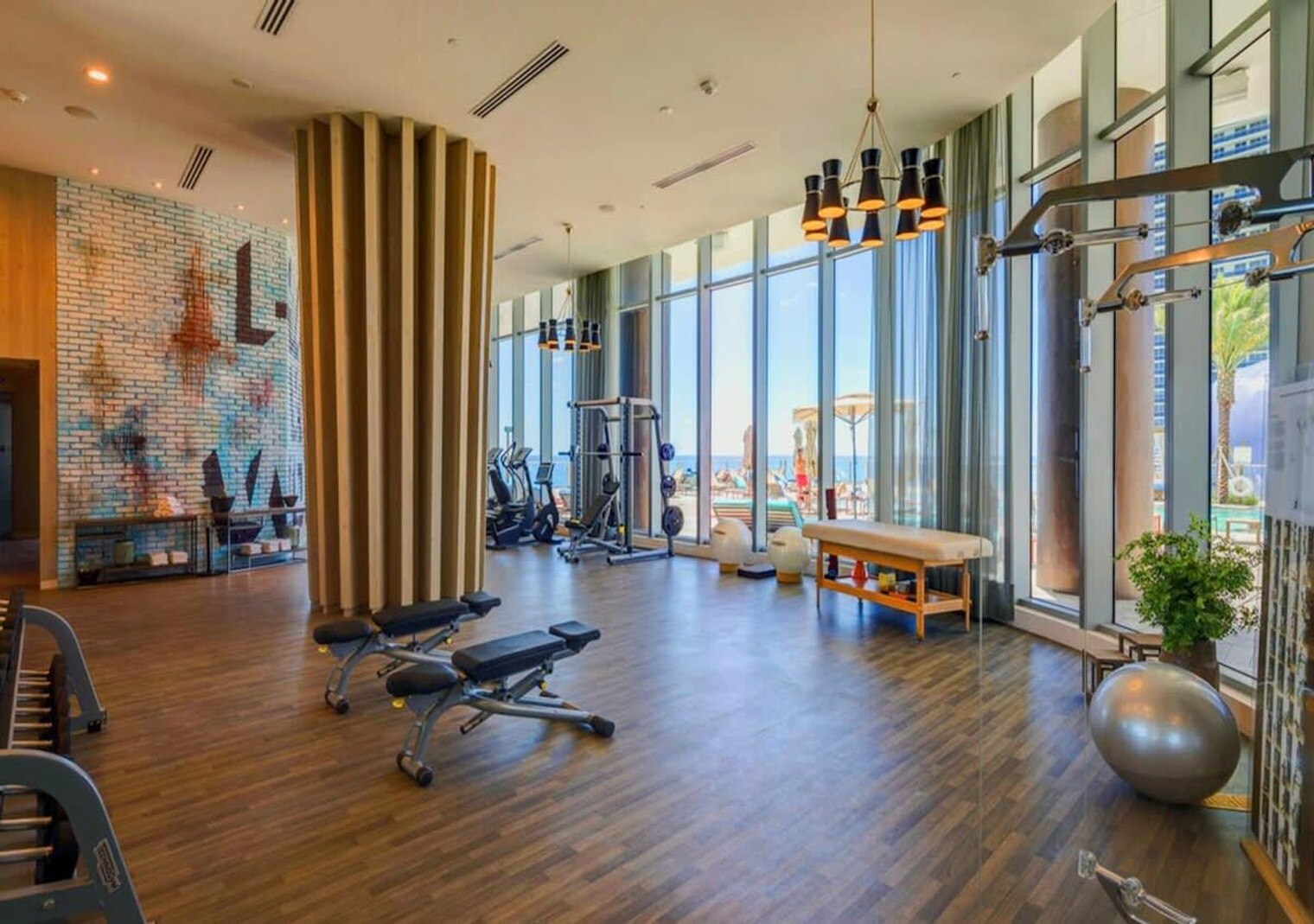 Building Photo - 4111 S Ocean Dr