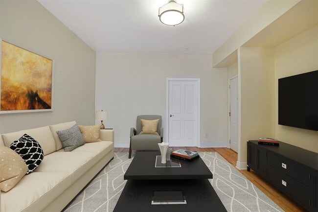 Building Photo - 32 46th St