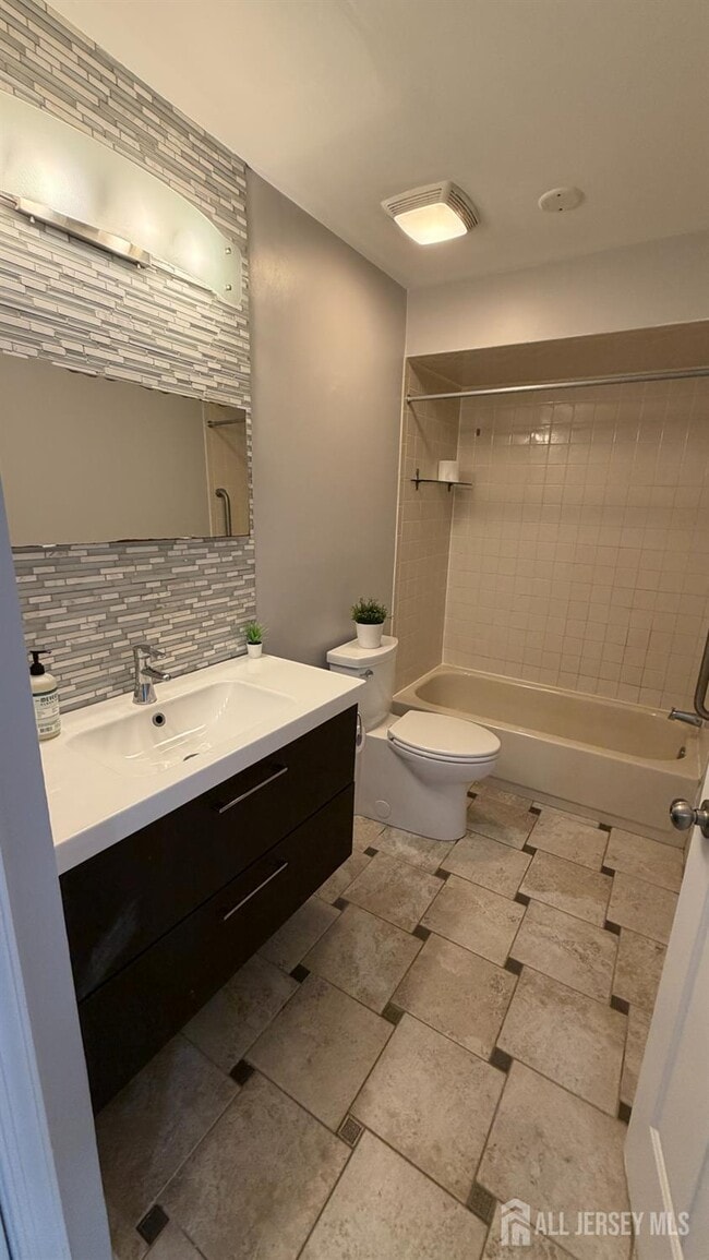 Building Photo - 338 Cozzens Ct