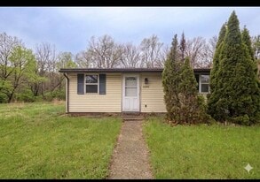 Building Photo - 2280 Roosevelt Pl