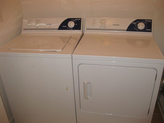 Building Photo - 4434 Gearhart Rd