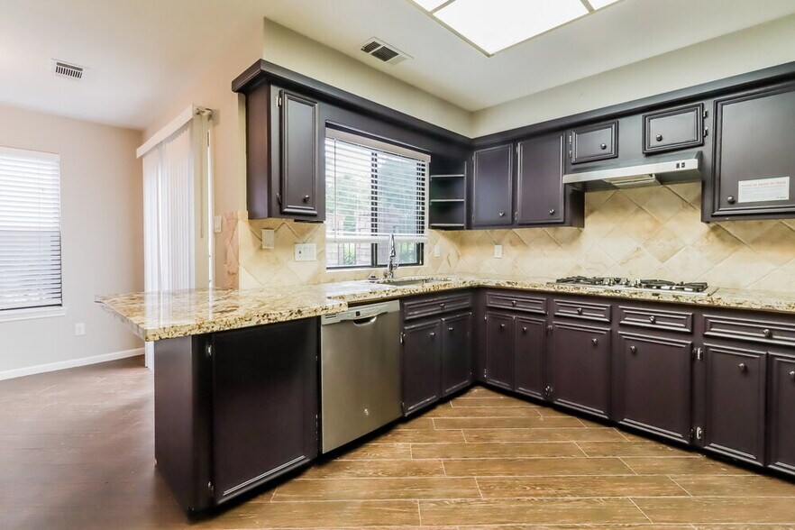 Building Photo - 3910 Cedar Valley Dr