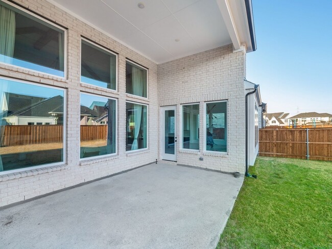 Building Photo - Luxurious 5-Bedroom Smart Home with Media ...
