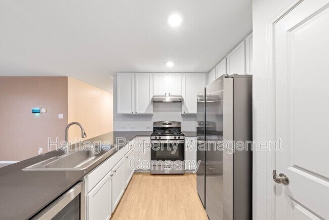 Building Photo - 140 Wood Moss Dr