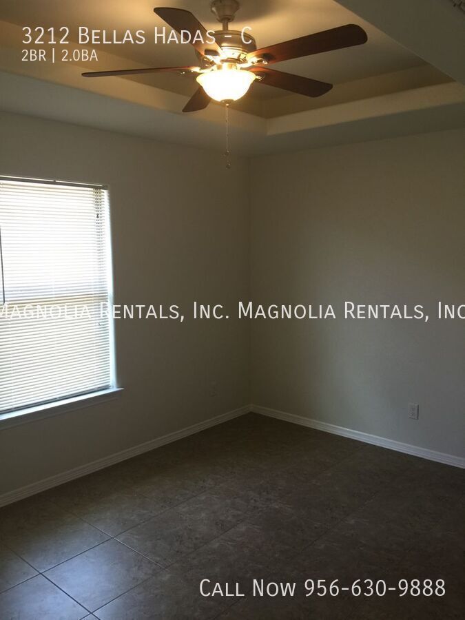 Building Photo - 3212 Bellas Hadas St