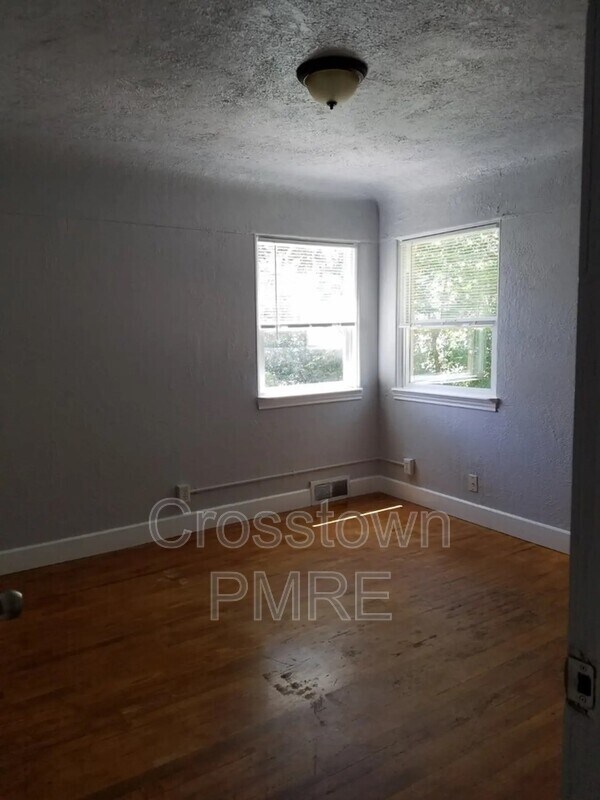 Building Photo - 1621 6th Ave