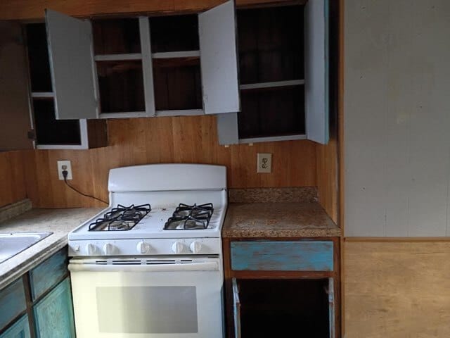 Building Photo - 704 N Linn St