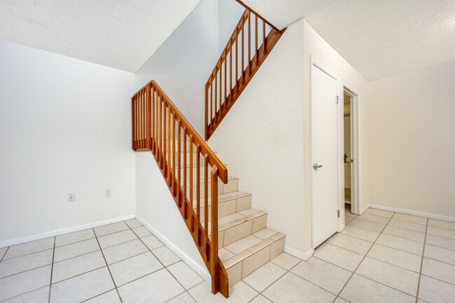 Building Photo - 3681 SW Sunset Trace Cir