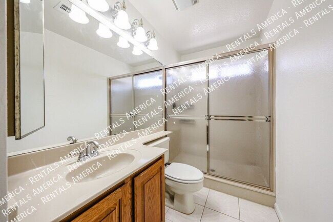 Building Photo - 4150 W Kent Dr