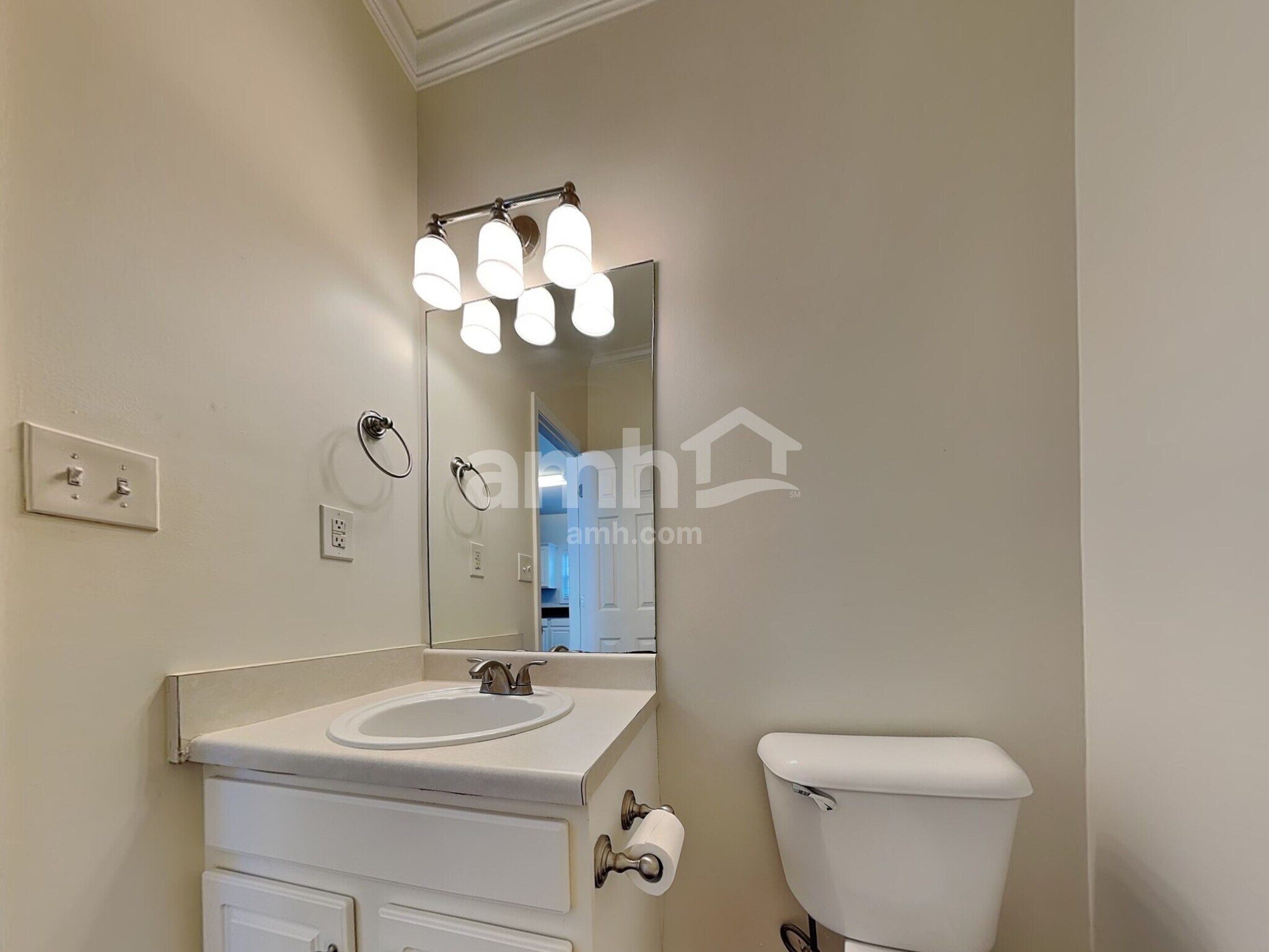 Building Photo - 750 Brooks Rd