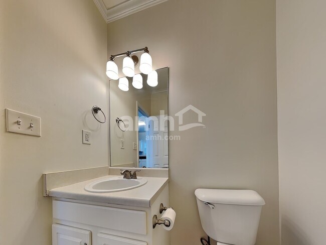 Building Photo - 750 Brooks Rd