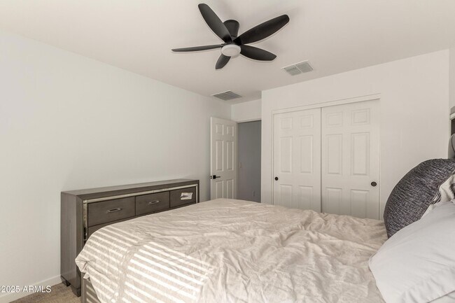 Building Photo - 17995 W Hilton Ave