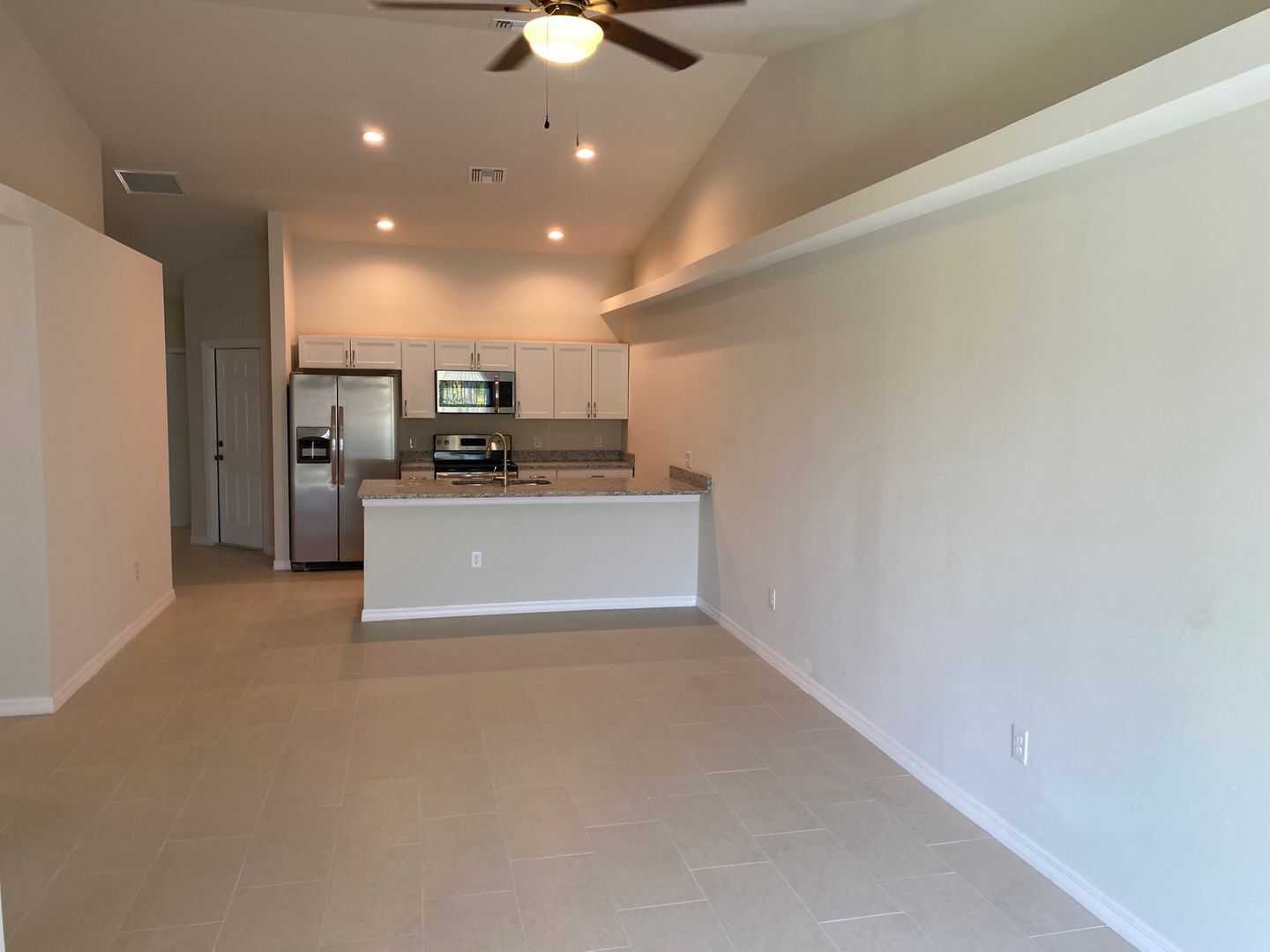 Building Photo - $250 move in special - 3 bedroom, 2 bath Duplex