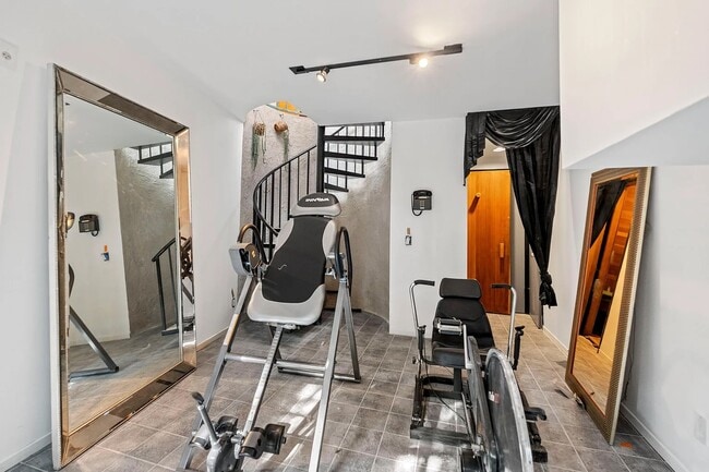 Building Photo - 9213 Warbler Way