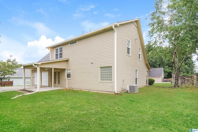 Building Photo - 101 Red Oak Dr