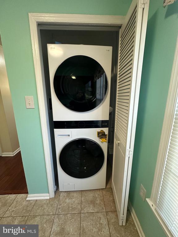 Building Photo - 8956 Milroy Ct