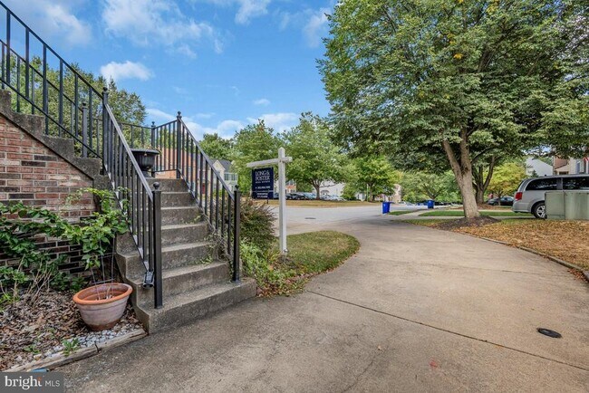 Building Photo - 9354 Sombersby Ct