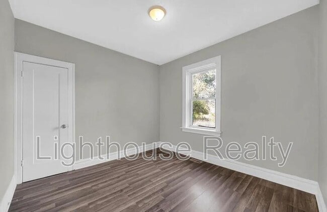 Building Photo - 1319 Marshall St