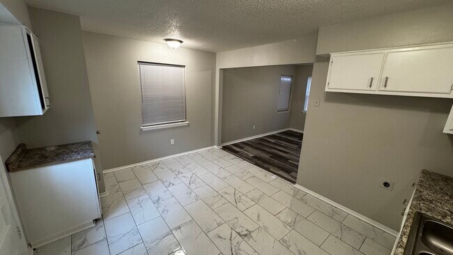 Building Photo - 4264 Double Tree St