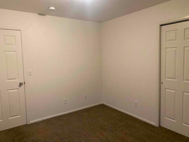 Building Photo - 10756 Deer Meadow Cir