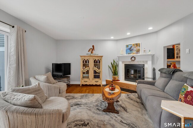 Building Photo - 92 Limewood Ave