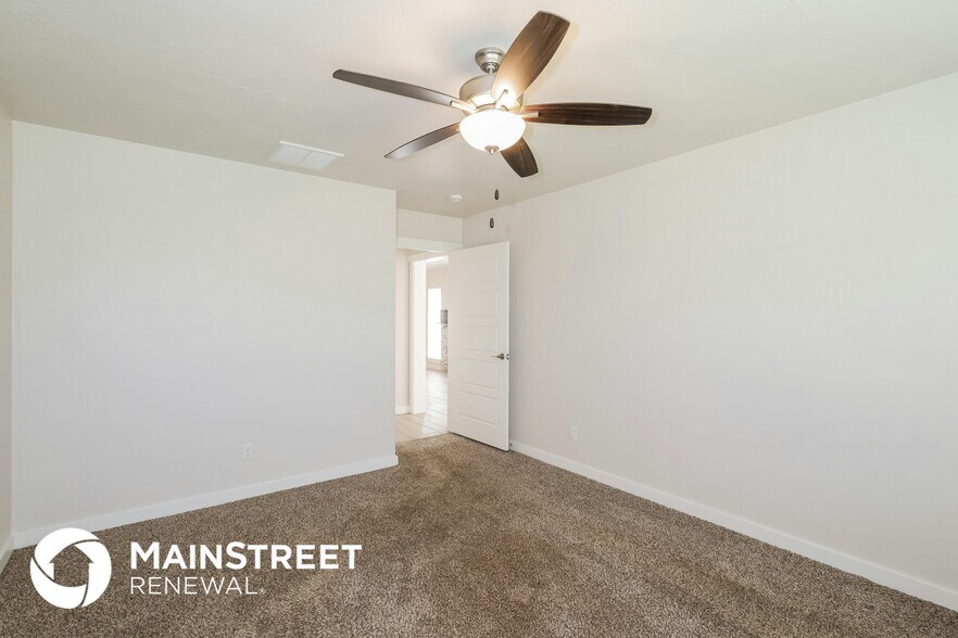 Building Photo - 508 NW 179th Cir