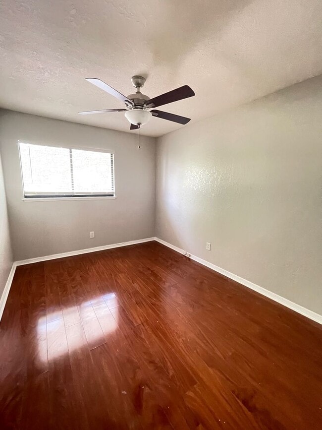 Building Photo - Amazing 4 BR 3 BA Altamonte home with Cons...