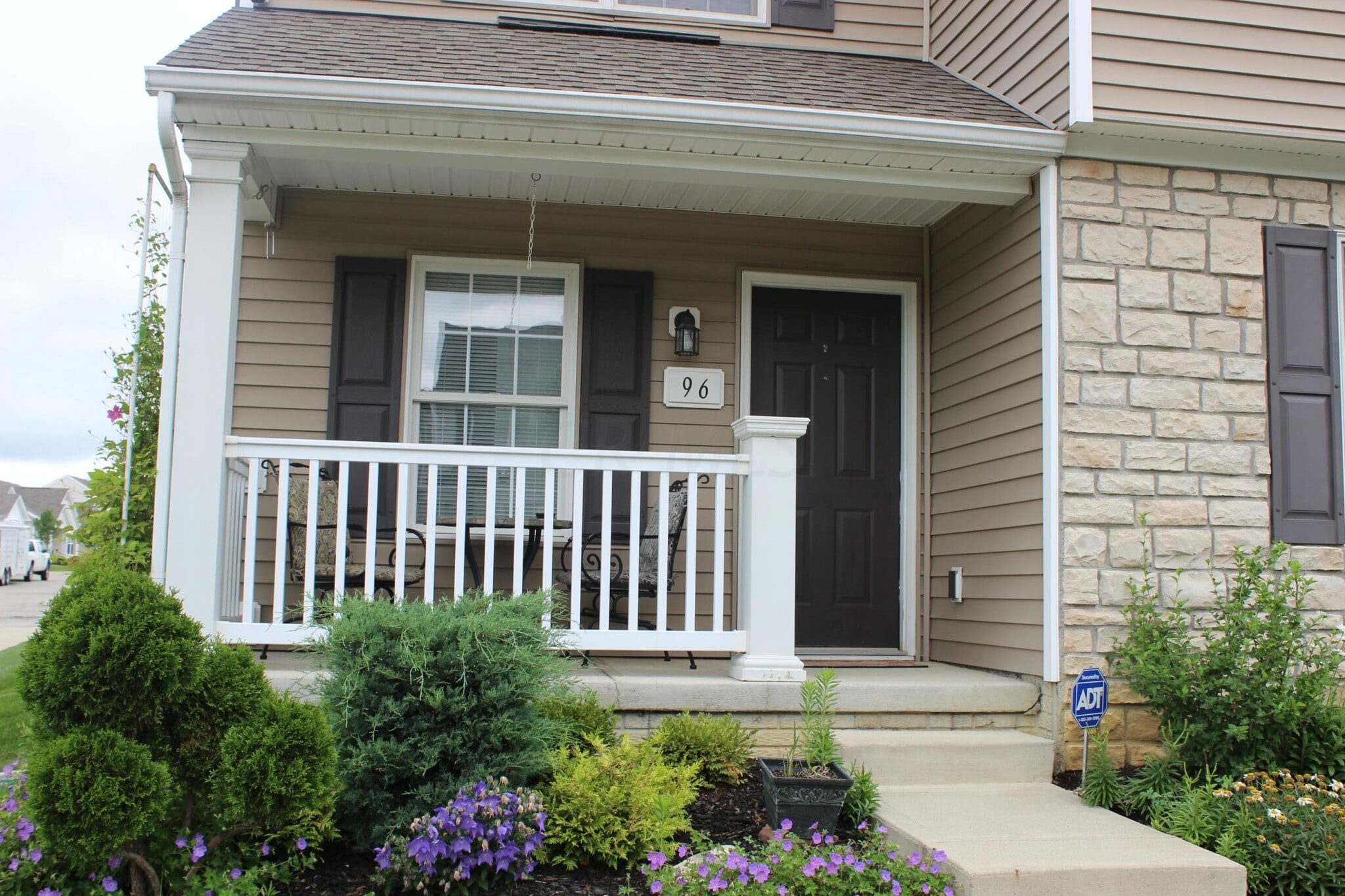 Building Photo - 96 Arrowfeather Ln