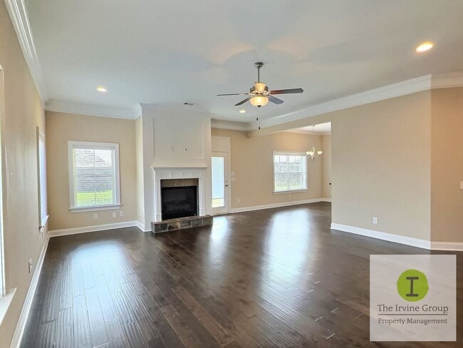 Building Photo - 6 bed, 3.5 bath in Prattville!
