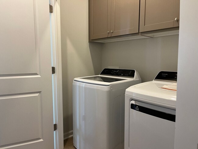Building Photo - Brand New 3/3 Move In Ready Now!