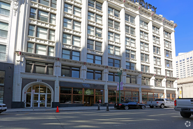 Building Photo - Martin Lofts