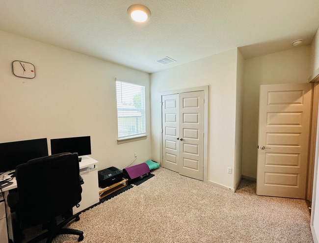 Building Photo - 141 Merrick Rd