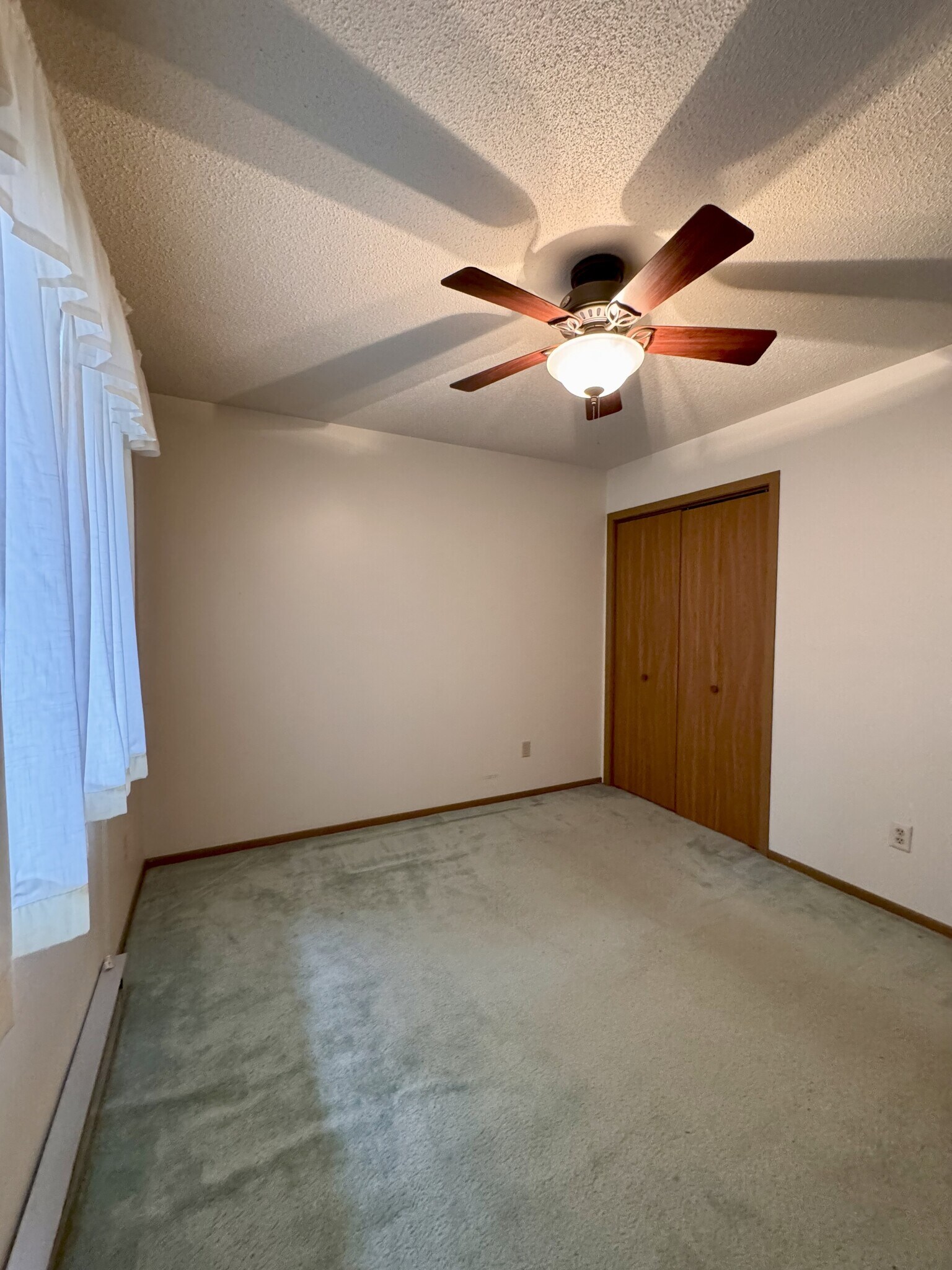 Building Photo - 1411 Devney Dr