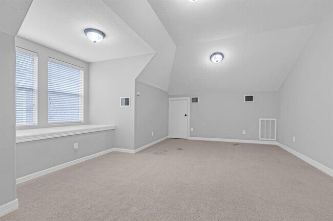 Building Photo - 13527 Brookbluff Ln