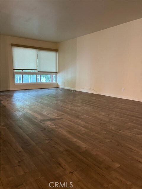 Building Photo - 1127 E Del Mar Blvd