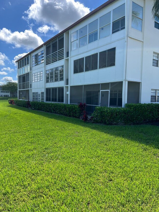 Building Photo - 43 Fanshaw B